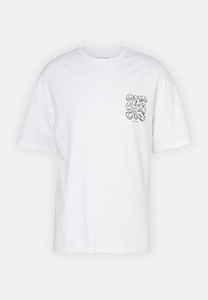 Camiseta de algodón blanca de manga corta, con un gráfico abstracto negro en la parte izquierda del pecho y un corte relajado.