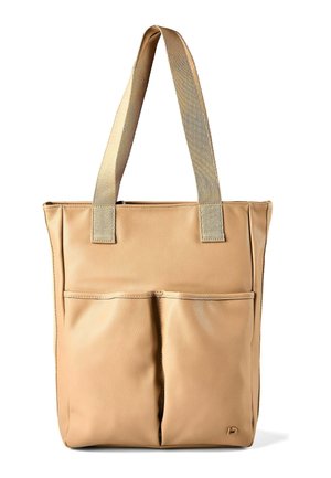Sac fourre-tout en cuir beige avec deux poches à l'avant et larges sangles d'épaule en tissu.