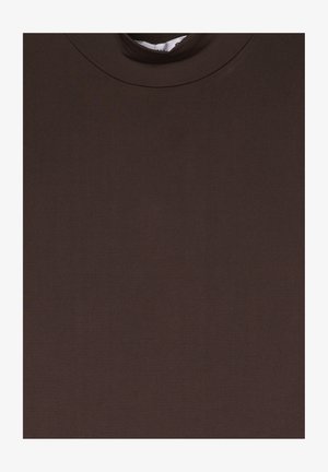 Ciemnobrązowa dopasowana bluzka wykonana z gładkiego, elastycznego materiału, z okrągłym dekoltem i krótkimi rękawami, o minimalistycznym designie.