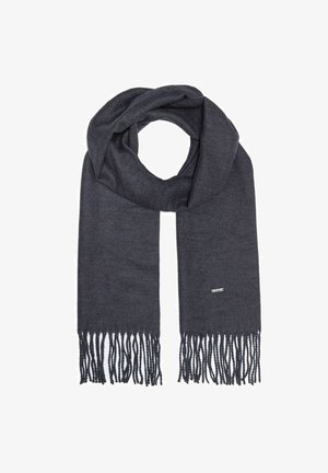 Ciemnoszara szalik z miękkiego materiału, o gładkiej teksturze, z frędzlami na brzegach i małą metalową metką z logo po jednej stronie.