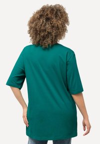Ulla Popken PLUS SIZE SHORT SLEEVE TEE  - Basic T-shirt - classic emerald