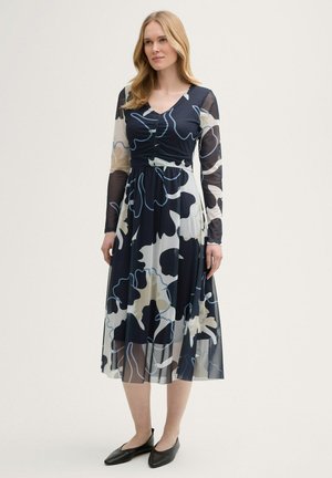 Day dress - big floral shapes design