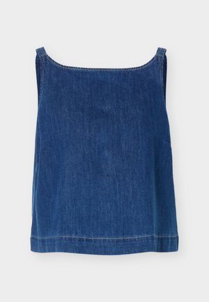 Haut sans manches en denim bleu avec larges bretelles, encolure droite et coutures blanches visibles le long des bords.