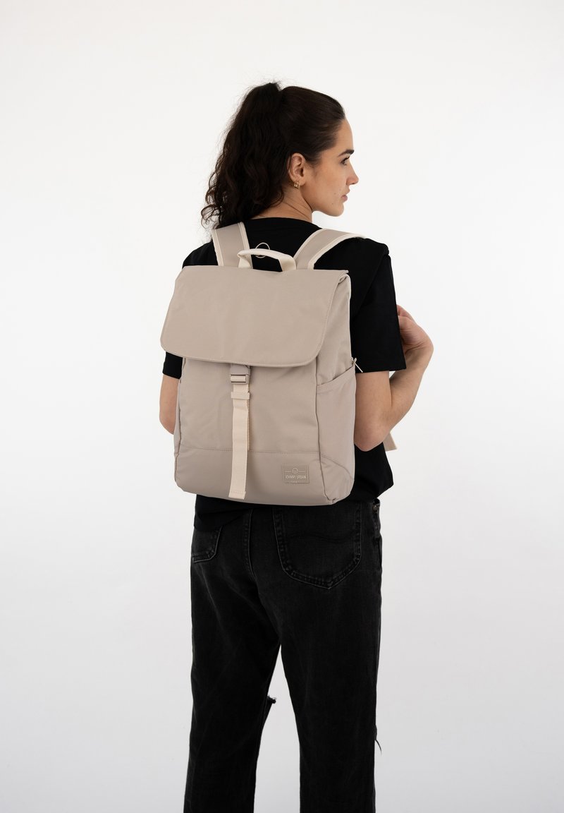 Mochila Eastpak Johnny Urban Mochila Mujer Y Hombre Beige Hailey