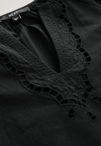 Next TALL FIT - LONG SLEEVE BRODERIE SUMMER - Kasdienė suknelė - black