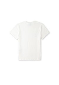Vit bomull t-shirt, korta ärmar, standard rund hals, minimal branding på vänster sida, mjuk textur, avslappnad passform.