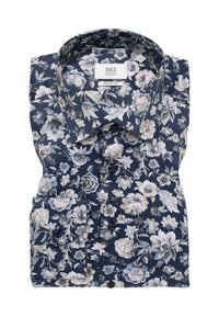 Blomstret skjorte med lange ærmer i mørk navy med lyseblå og cremefarvede blomster. Har en spids krave, knaplukning foran og en påsyet lomme.