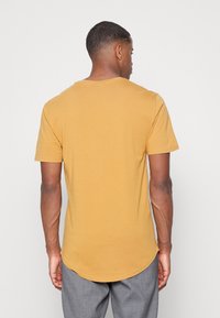 Only & Sons ONSMATT LIFE LONGY TEE  - T-shirt básica - chipmunk