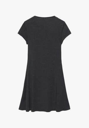 Donkergrijze A-lijn jurk met korte mouwen en een ronde halslijn, plat gelegd met de achterkant zichtbaar, gemaakt van zachte gebreide stof.