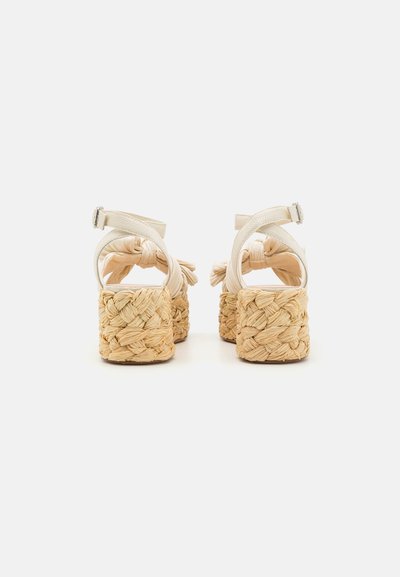 Loeffler Randall GABY FLAT FORM - Kiilakorkosandaali - white