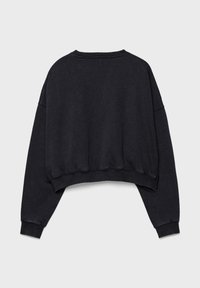 Felpa corta nera con maniche lunghe, polsini a costine e scollo rotondo. Tessuto strutturato con finitura opaca e senza grafiche visibili.