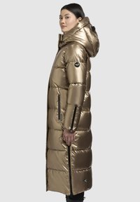 khujo HEDD SHINY - Vinterfrakke - gold