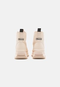 Tamaris Sneakersy wysokie