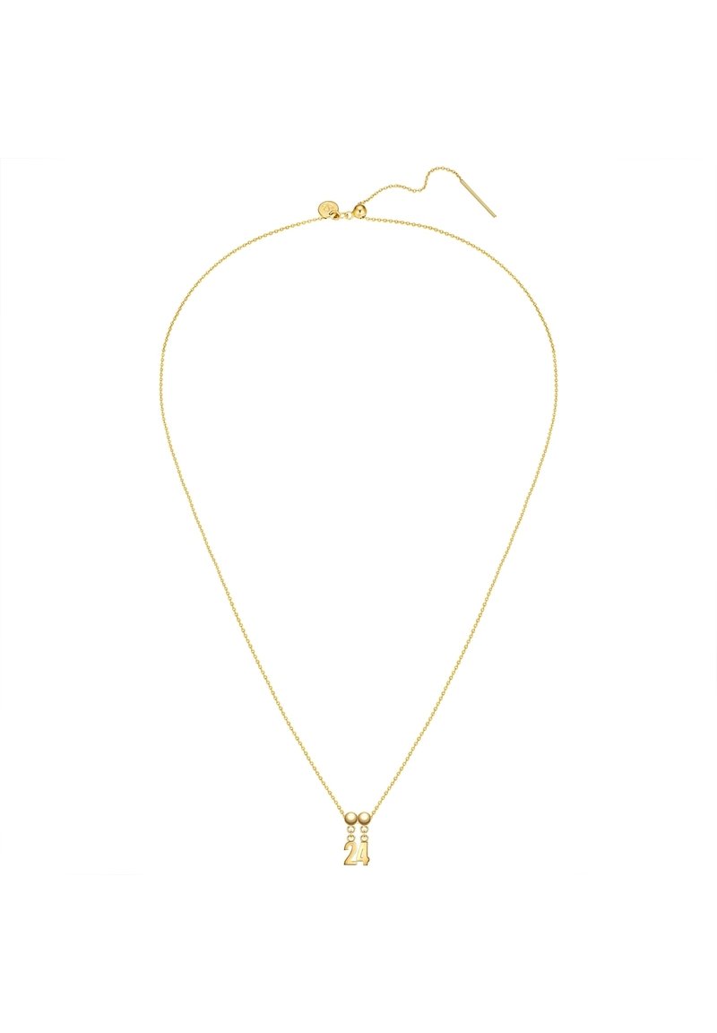 Guldkedja med en fin kedja och en berlock som visar siffran "24" i kombination med två små kulor. Enkel, elegant design med en slät yta.