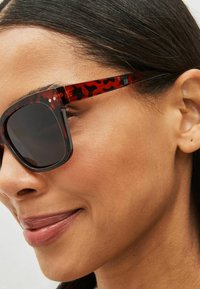 Next Ochelari de soare - red
