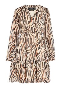 Vestido de estampado animal en tejido ligero, con mangas largas, escote en V, cintura fruncida y dobladillo con volantes en capas. Los colores incluyen beige, negro y naranja.