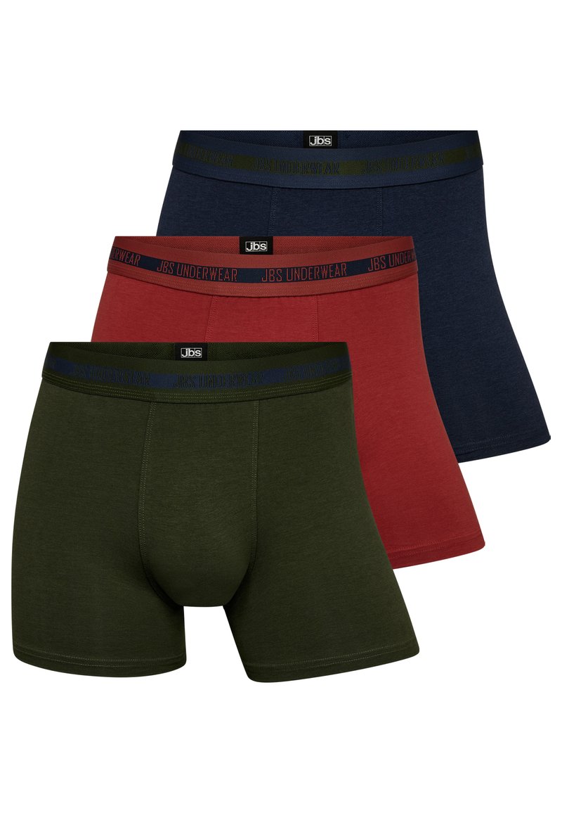 Tres pares de bóxers para hombre en verde oscuro, rojo y azul marino. Cuentan con cinturillas elásticas con el logo "JBS UNDERWEAR". Tejido suave, diseño ceñido.