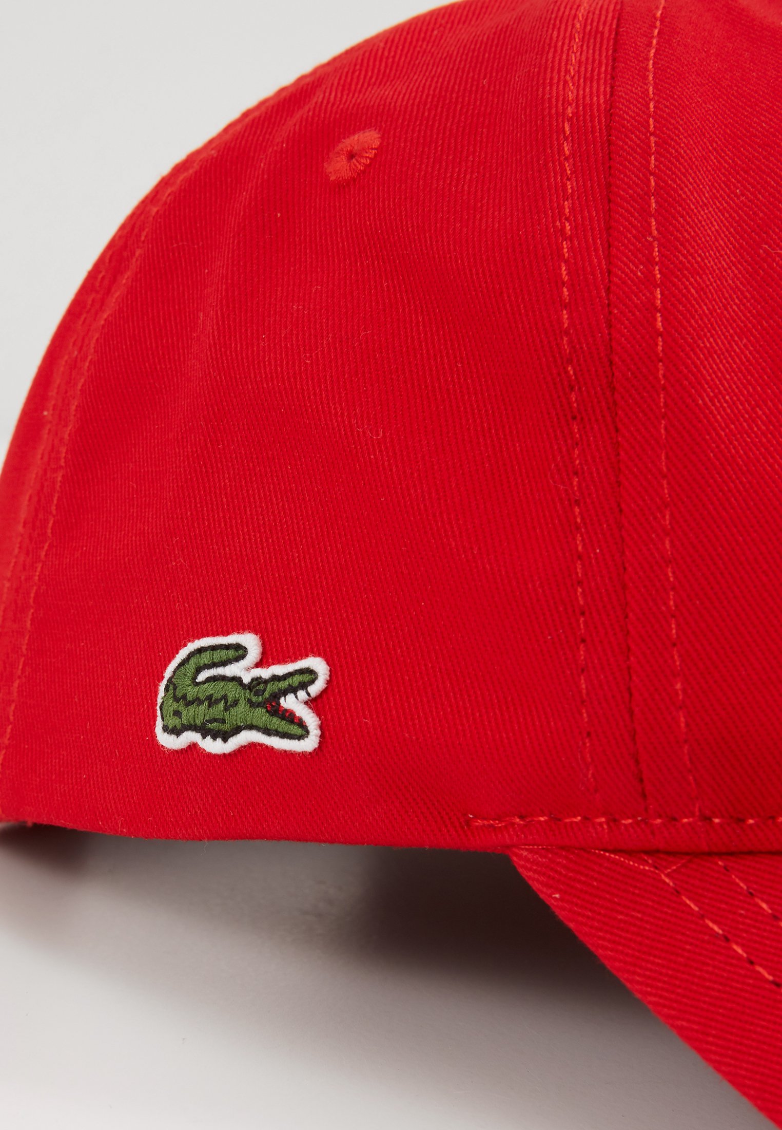 casquette lacoste rouge