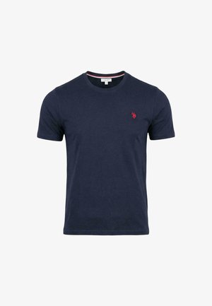 T-shirt bleu marine à manches courtes et col rond, avec un petit logo rouge de joueur de polo sur la poitrine gauche et un détail rayé à l'intérieur du col.
