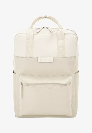 Beige Rucksack mit doppelten Obergriffen, Reißverschluss und Vordertasche. Hergestellt aus strukturiertem Stoff, mit einem Markenlabel auf der Vorderseite.
