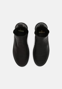 Copenhagen Studios Botines con plataforma - black
