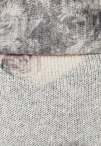 Sisley Neule - off-white