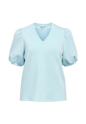 Šviesiai mėlynas V formos kaklo marškinėlis su trumpomis pūstomis rankovėmis, minkšta medžiaga, lygi tekstūra ir laisvas siluetas. Be išskirtinių raštų ar metalinių detalių.