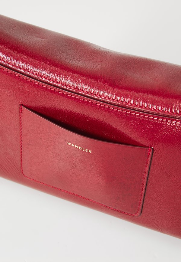 OSCAR BAGUETTE CROSSBODY - Handbag - cranberry4