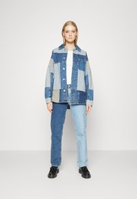 JJXX JYSEOUL  - Calças de ganga de corte relaxado - medium blue denim