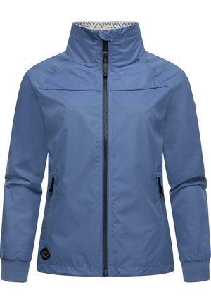 Giacca leggera blu con colletto alto, chiusura con zip, due tasche laterali e polsi a costine. Presenta una fodera interna a motivo.