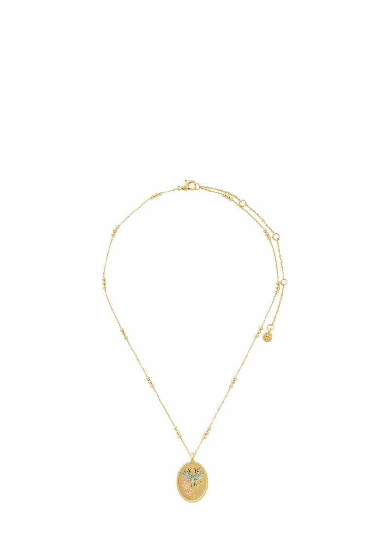 Halskette in Goldfarbe mit einem ovalen Anhänger, der mit floralen Gravuren verziert ist und farbige Akzente hat. Die Kette enthält kleine Perlen und ist in der Länge verstellbar.