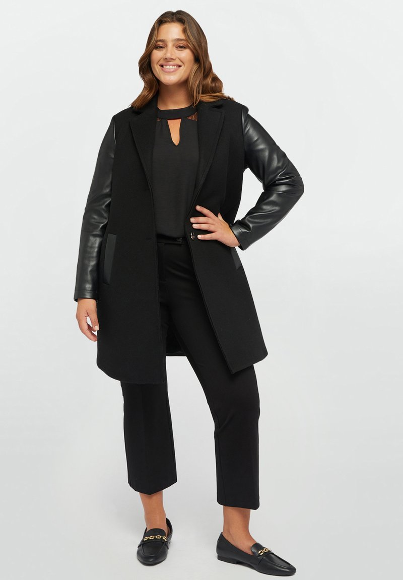 Fiorella Rubino Cappotto corto - nero