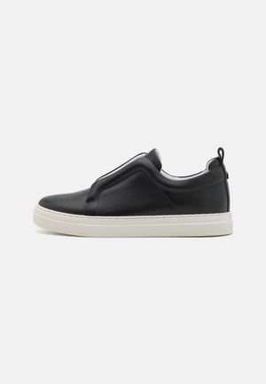 SLIDER - Trainers - black