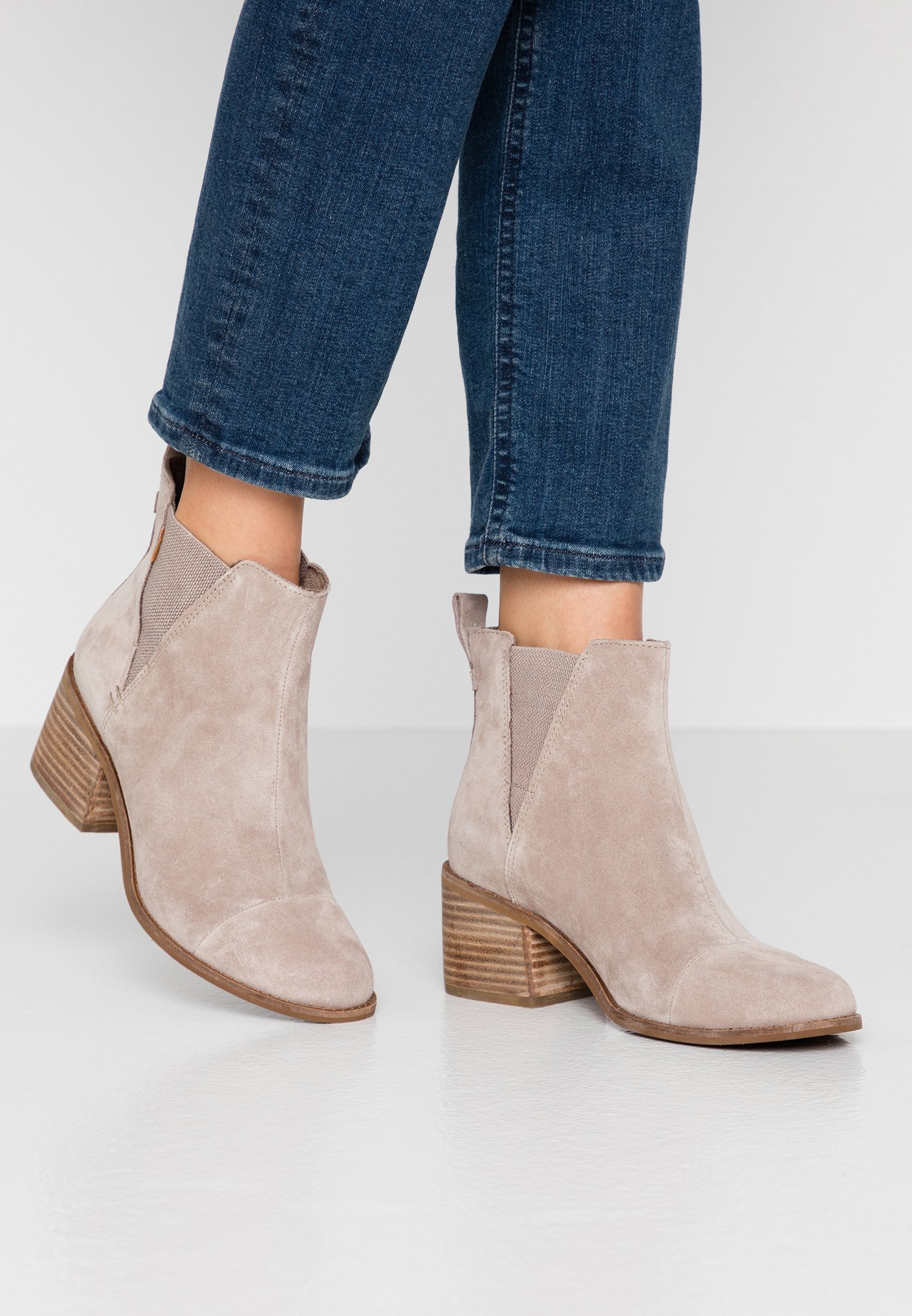 esme chelsea boot