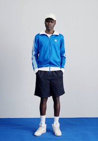 adidas Originals Majica s kapuljačom i patentnim zatvaračem - blue bird/white