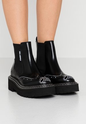 Kotníkové boty na platformě - black