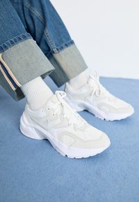 Niet geselecteerd, summit white/white photon dust