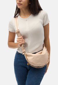 ALDO TALLISA UNISEX - Olkalaukku - light brown