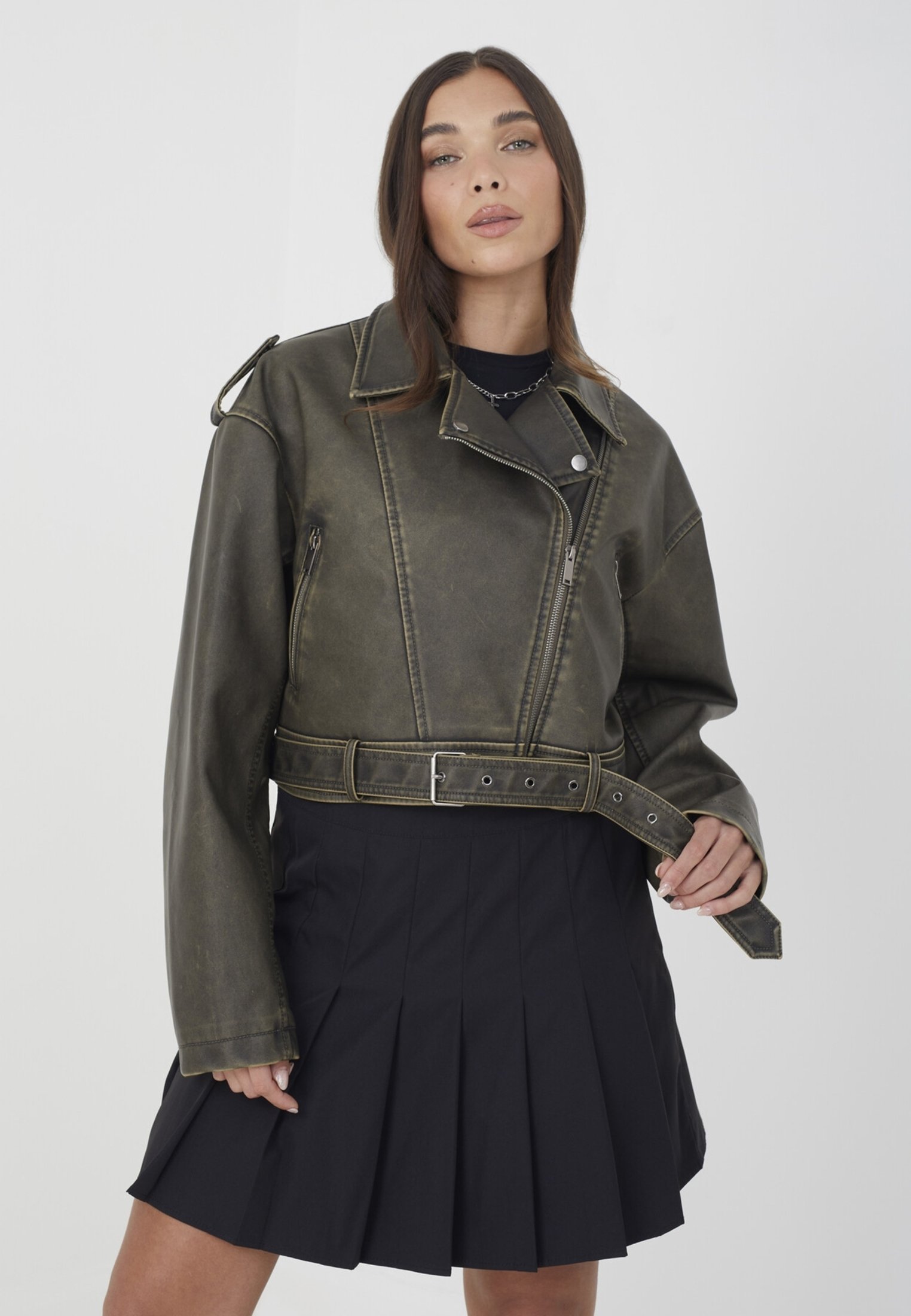 Brave Soul OVERSIZED CROPPED VINTAGE Faux leather jacket khaki