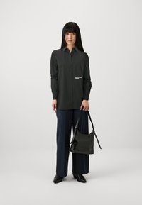 Karl Lagerfeld Jeans OVERSIZED SHIRT - Košilová halenka  - black