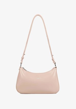 Borsa a tracolla in pelle rosa con forma curva, tracolla regolabile e accessori in argento. Presenta una chiusura con cerniera e un logo in rilievo.