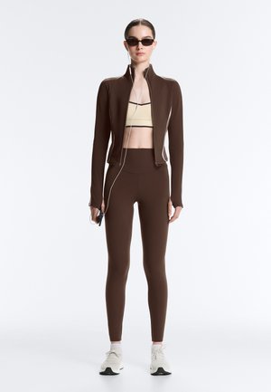 OYSHO LIGHT WARM TECHNICAL - Trainingsvest - mottled brown