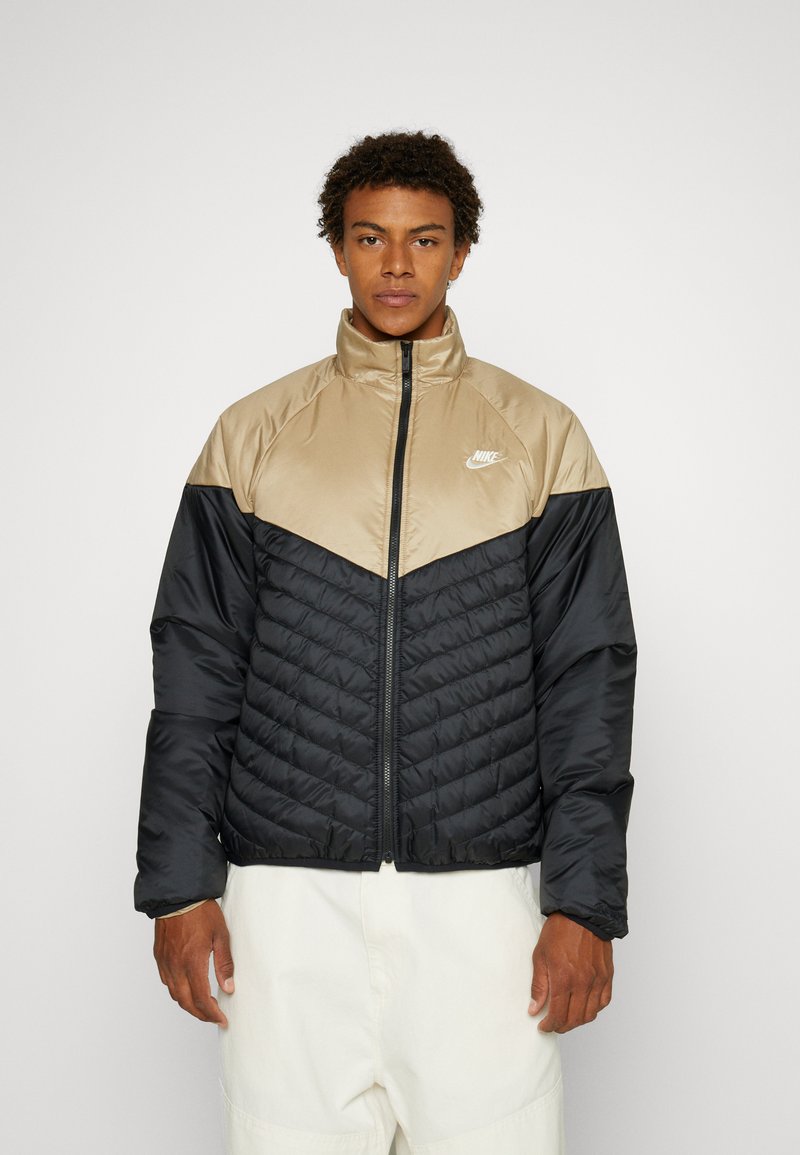 Nike Sportswear M NK WR MIDWEIGHT PUFFER - Zimní bunda - black/khaki/sail