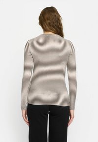 Soft Rebels SRFENJA - Top dugih rukava - 153 coffee quartz