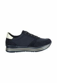 Schwarzer Sportschuh, der aus einer Kombination von glattem Stoff und Wildleder besteht, mit goldenen Akzenten, abgerundetem Zehenbereich und einer dicken, strukturierten Sohle.