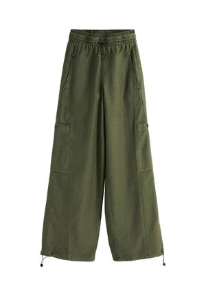 Groene wijde broek van lichtgewicht stof. Beschikt over een elastische tailleband, twee zijzakken en verstelbare koordhemsen.