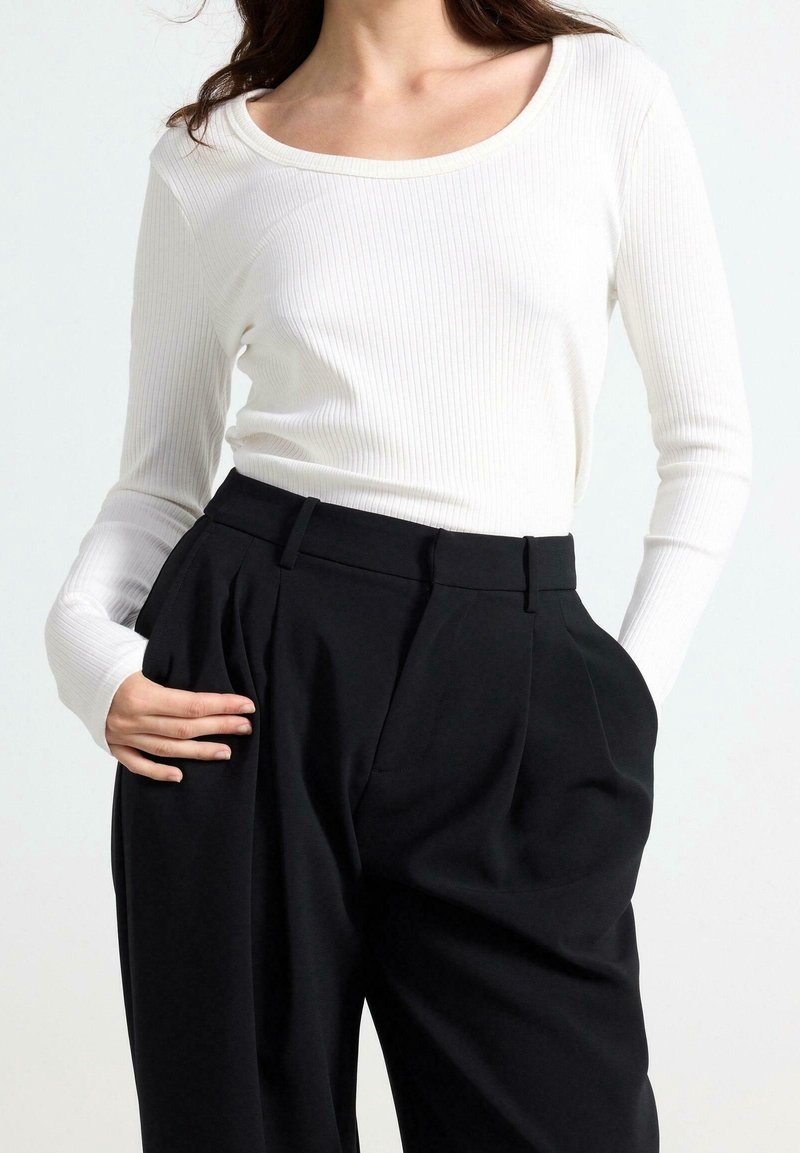 Lindex Longsleeve - white