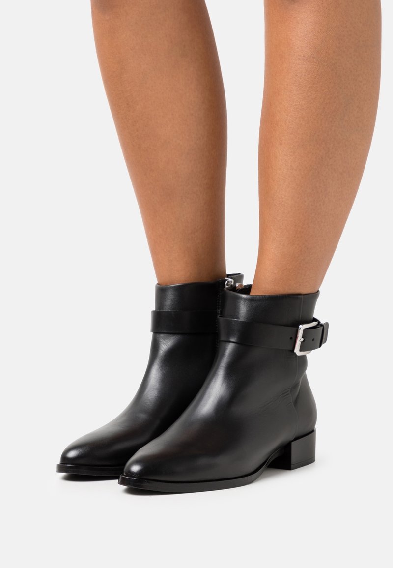 Calvin Klein Støvletter - black