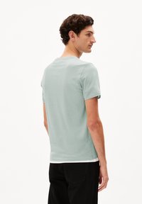 ARMEDANGELS JAAMES - T-Shirt basic - morning dew