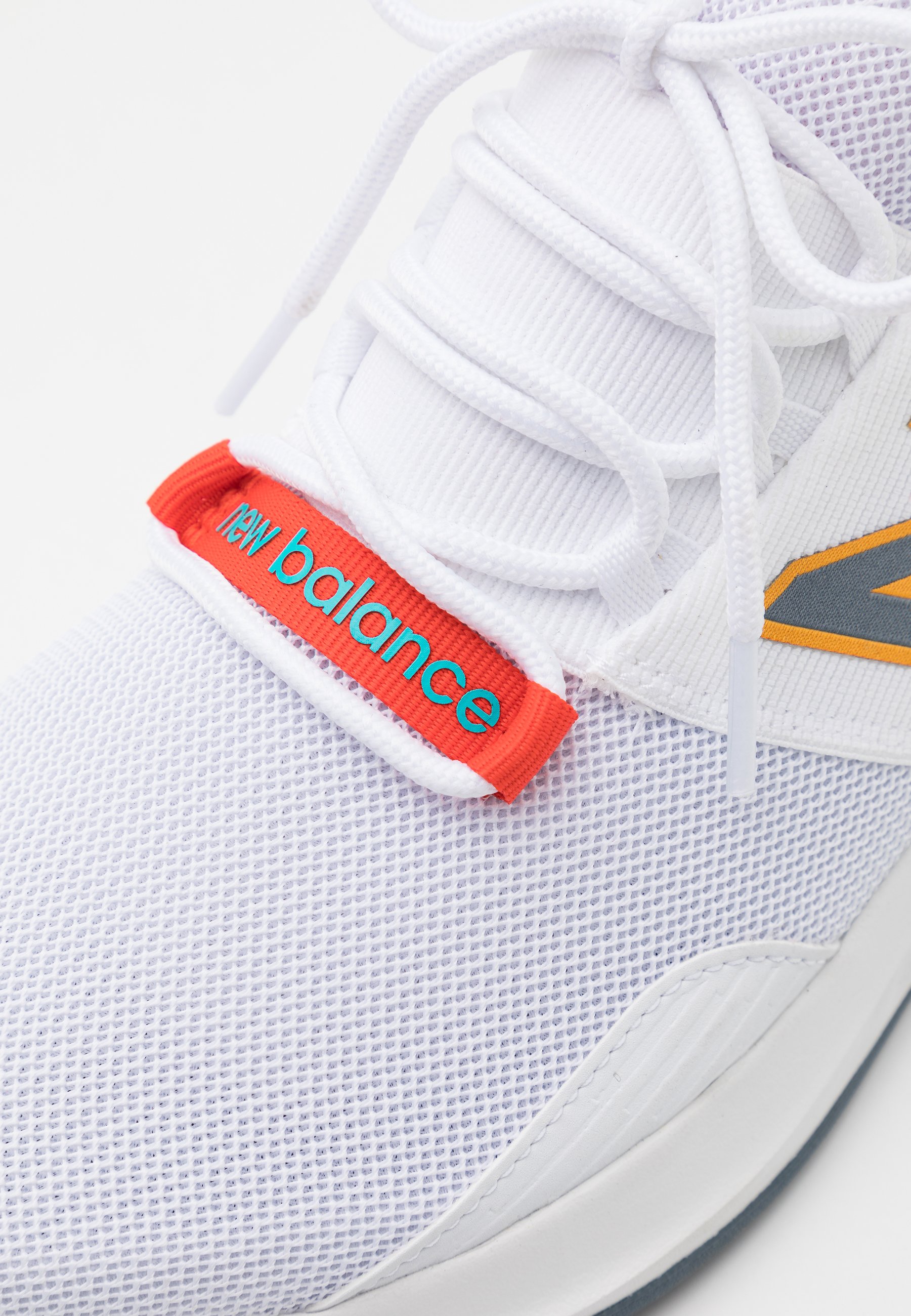 new balance fresh foam roav white
